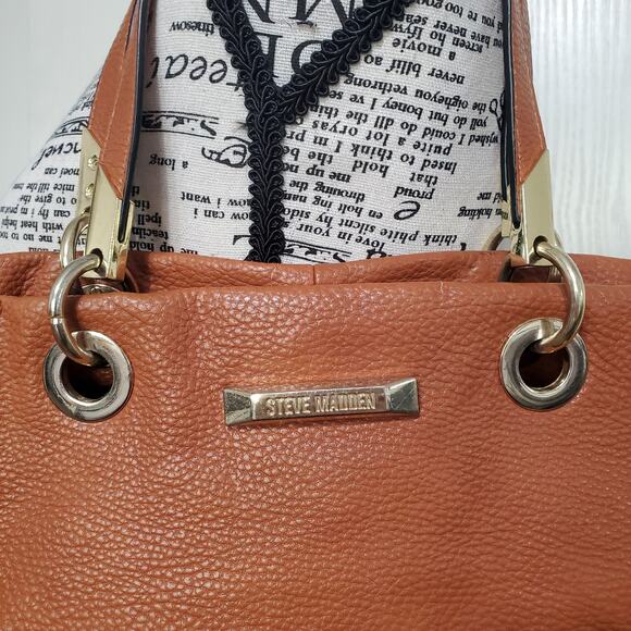 Steve Madden Large Camel Cognac Tote Outside Zip Pocket Gold Hardware - Picture 5 of 13